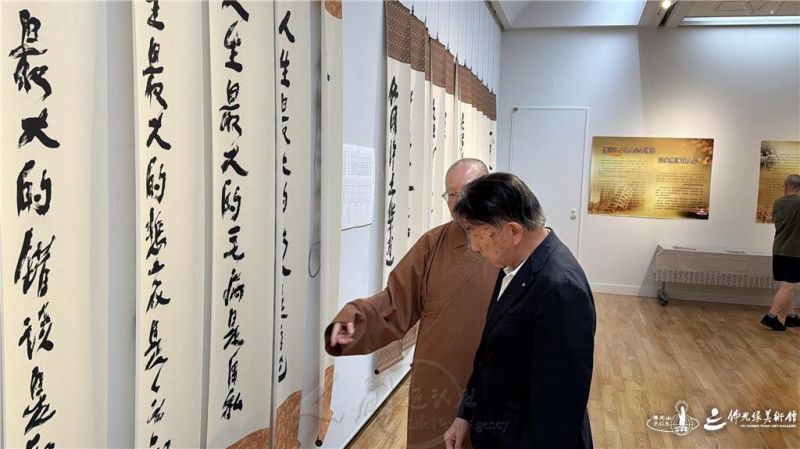 NPO法人國際BLIA理事長滿潤法師(左起)、福岡佛光山寺監寺如愷法師共同接待神慈秀明會支部長後藤一廣。 人間社記者楊威攝 20260810-004