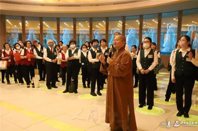 圖說:總館長如常法師為大家講授如何掌握觀展重點,以及如何蒐集觀眾行為資料,了解展場設施是否符合需求。 人間社記者梁清秩攝 20260915-003